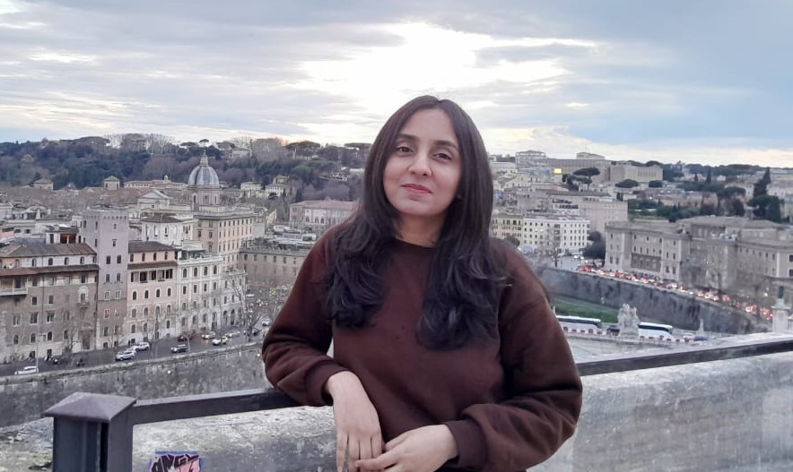 Mrs. Moeeza JAVED